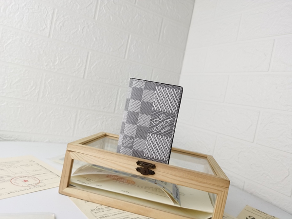 LVコピーウォレット正面デザイン